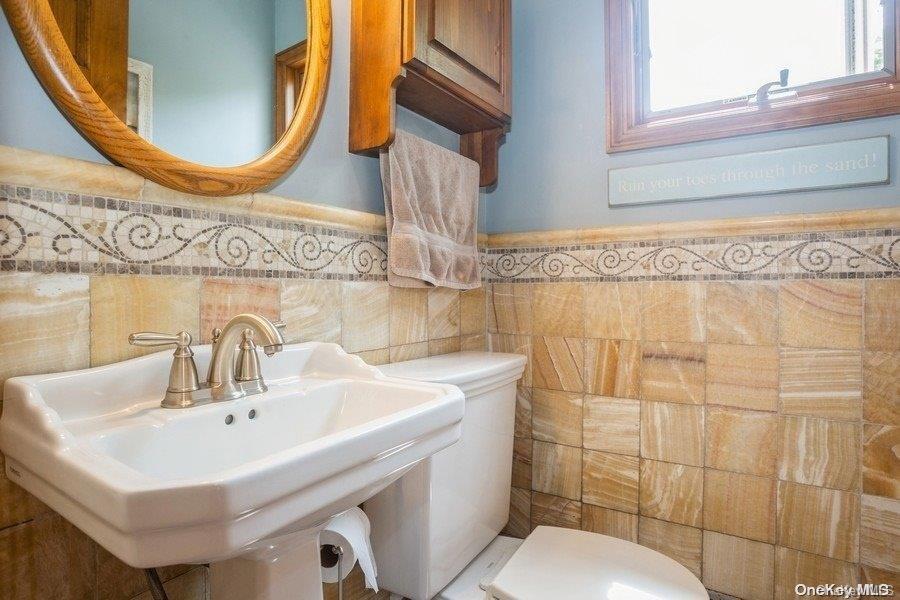 11 of 26 - 6 Riverdale Avenue, Oakdale, NY