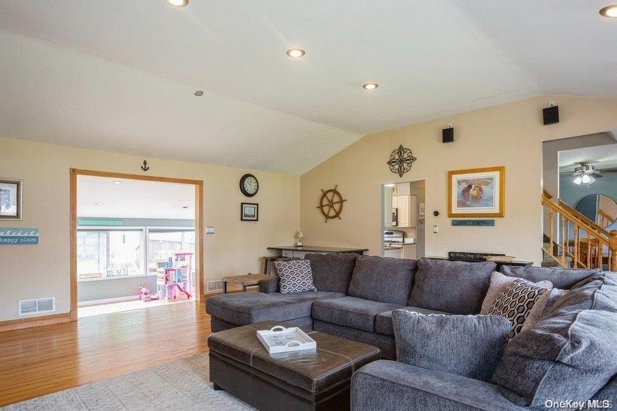13 of 26 - 6 Riverdale Avenue, Oakdale, NY