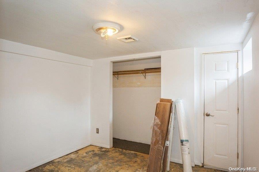 22 of 26 - 6 Riverdale Avenue, Oakdale, NY