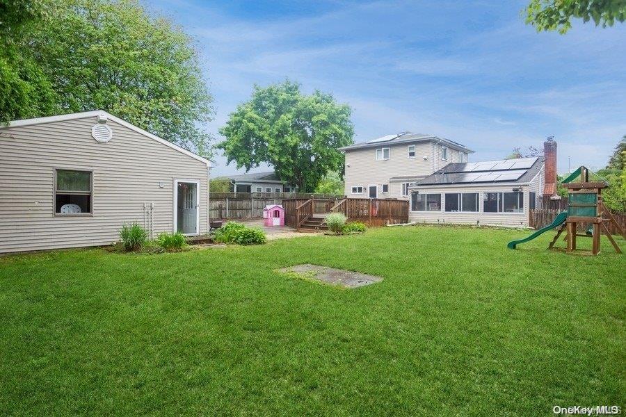 24 of 26 - 6 Riverdale Avenue, Oakdale, NY