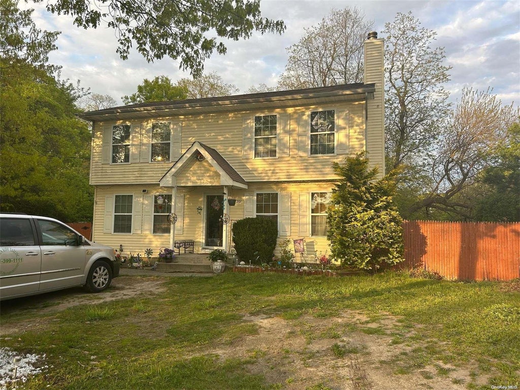 1 of 2 - 201 Diana Drive, Mastic Beach, NY