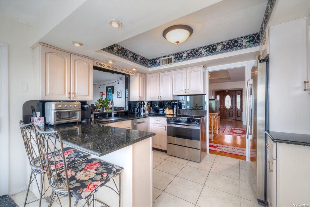 11 of 37 - 3540 Bertha Drive, Baldwin, NY