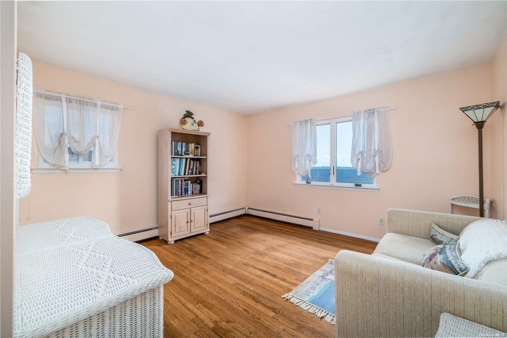 21 of 37 - 3540 Bertha Drive, Baldwin, NY