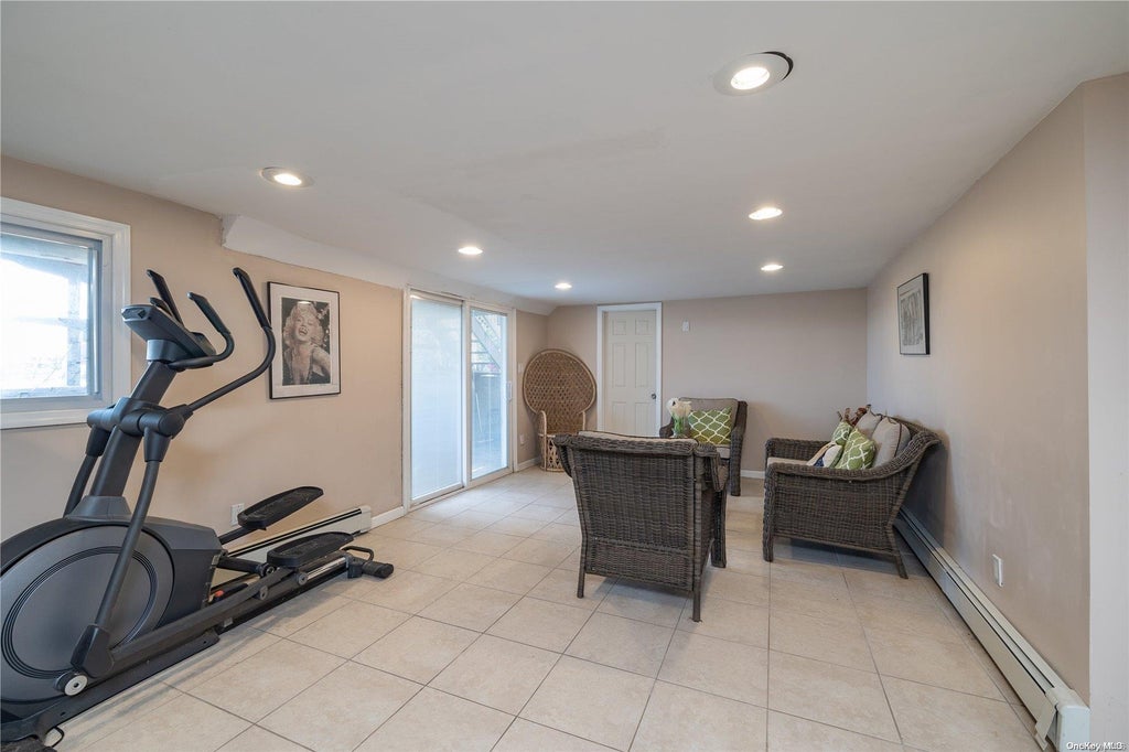 24 of 37 - 3540 Bertha Drive, Baldwin, NY