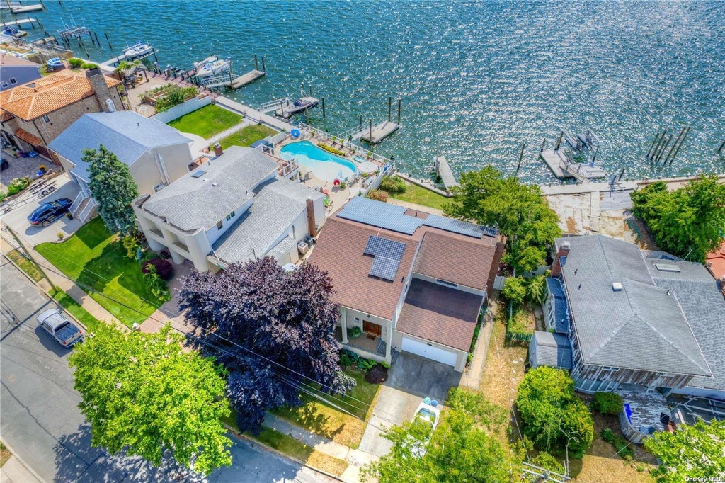 28 of 37 - 3540 Bertha Drive, Baldwin, NY