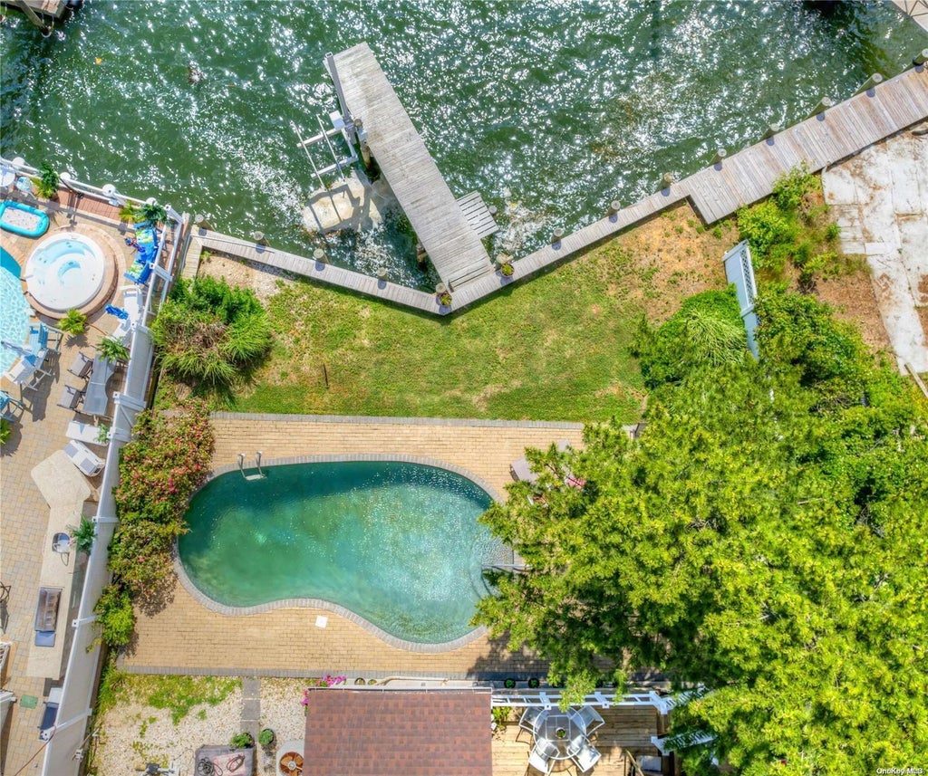 33 of 37 - 3540 Bertha Drive, Baldwin, NY