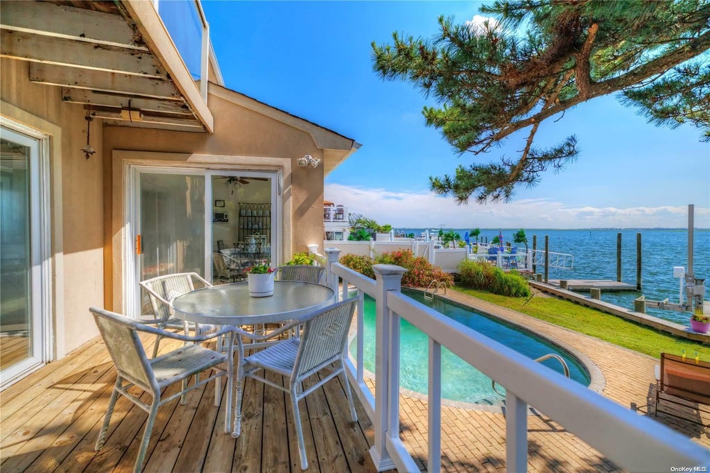 4 of 37 - 3540 Bertha Drive, Baldwin, NY