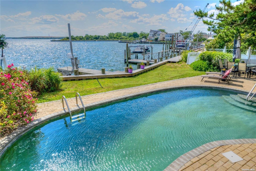 6 of 37 - 3540 Bertha Drive, Baldwin, NY