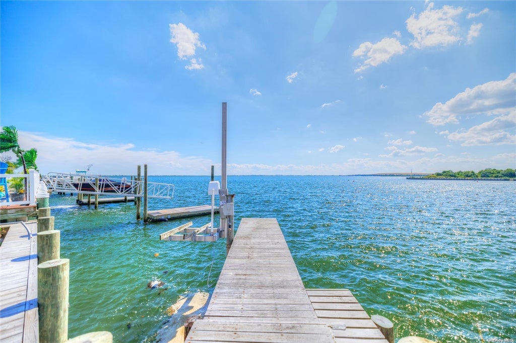 7 of 37 - 3540 Bertha Drive, Baldwin, NY