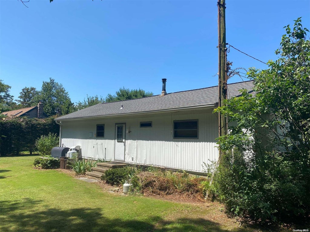 4 of 9 - 500 Summer Lane, Southold, NY