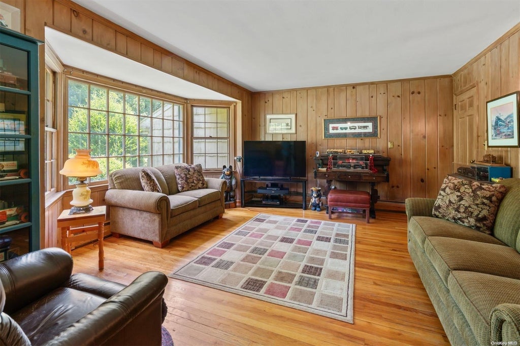 12 of 31 - 4 Pippin Lane, Lloyd Harbor, NY