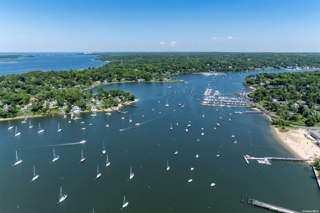 24 of 31 - 4 Pippin Lane, Lloyd Harbor, NY