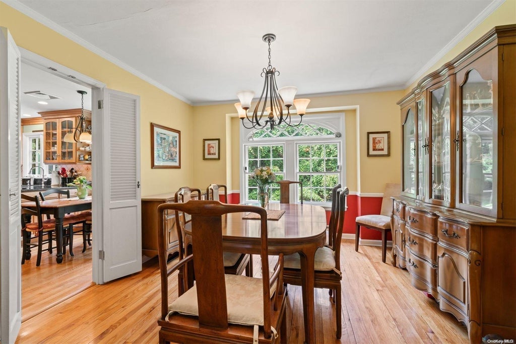 3 of 31 - 4 Pippin Lane, Lloyd Harbor, NY