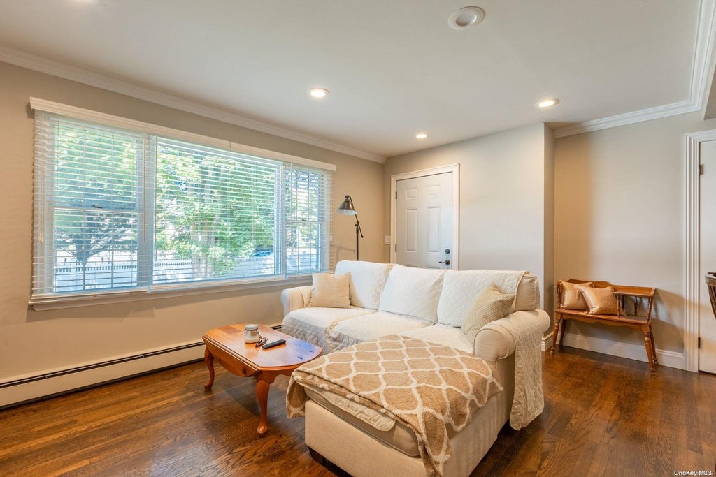 11 of 19 - 14 Elsmere Avenue, Oakdale, NY