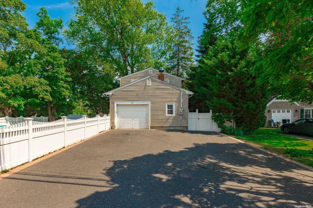 16 of 19 - 14 Elsmere Avenue, Oakdale, NY