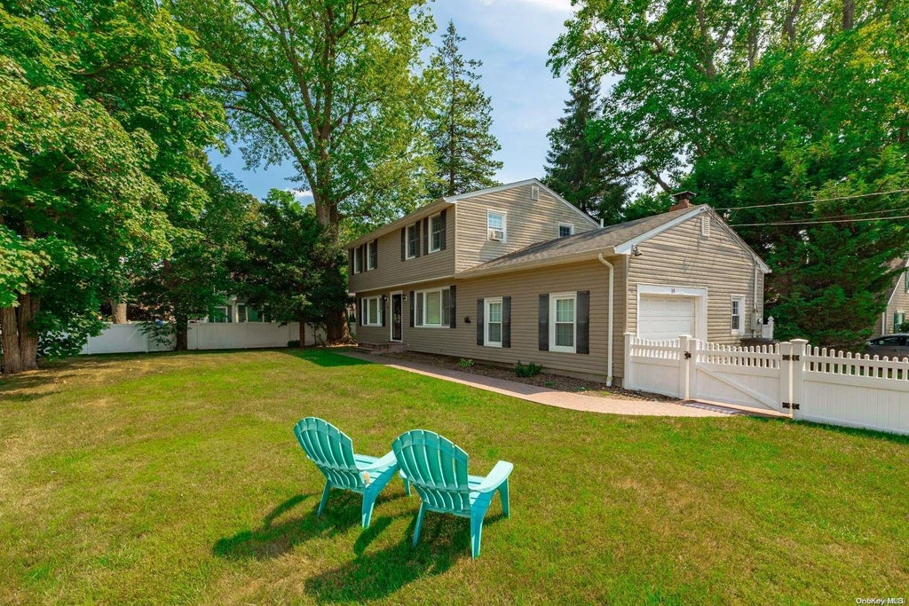 3 of 19 - 14 Elsmere Avenue, Oakdale, NY