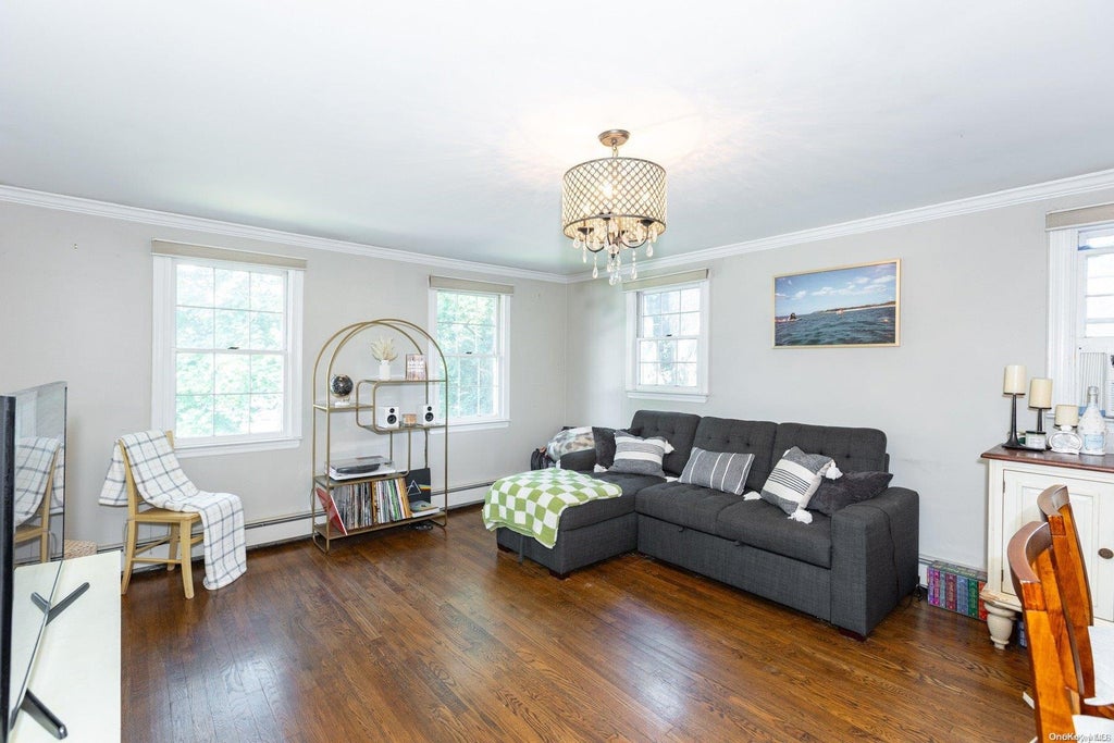 7 of 19 - 14 Elsmere Avenue, Oakdale, NY