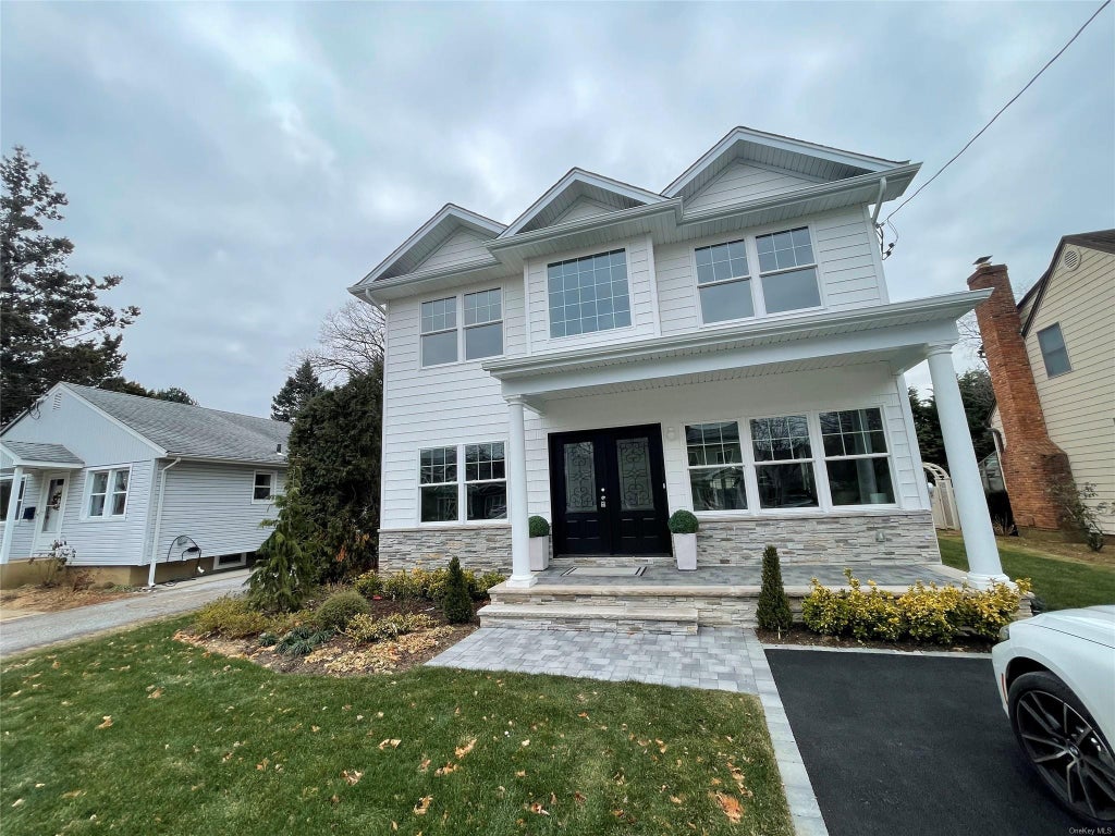 1 of 26 - 15 Dawes Avenue, Syosset, NY