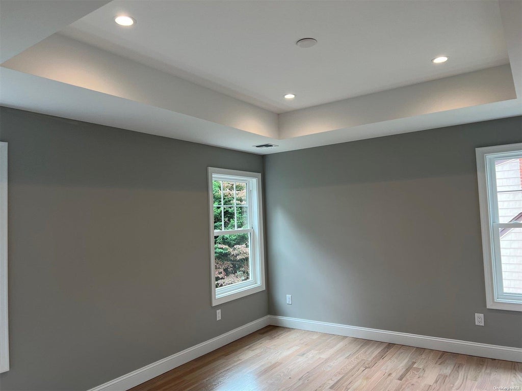 15 of 26 - 15 Dawes Avenue, Syosset, NY