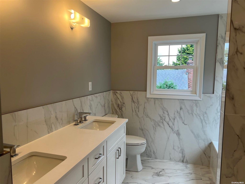 16 of 26 - 15 Dawes Avenue, Syosset, NY