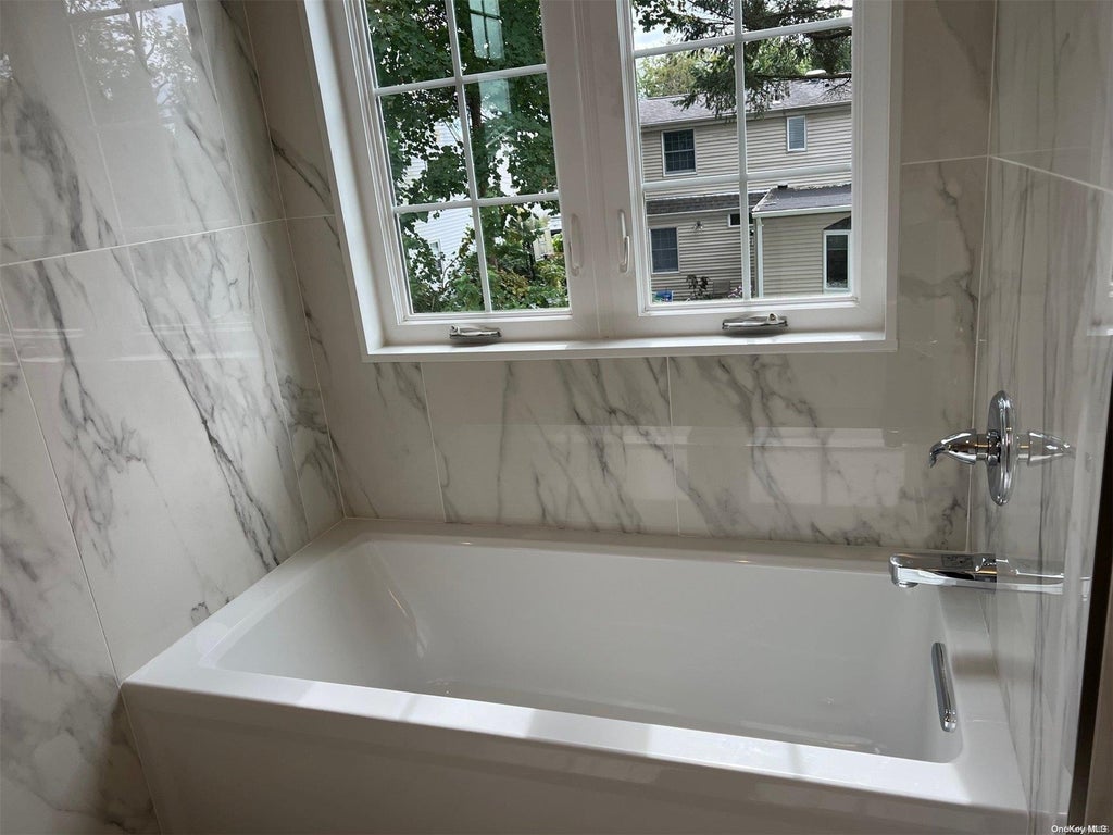 18 of 26 - 15 Dawes Avenue, Syosset, NY