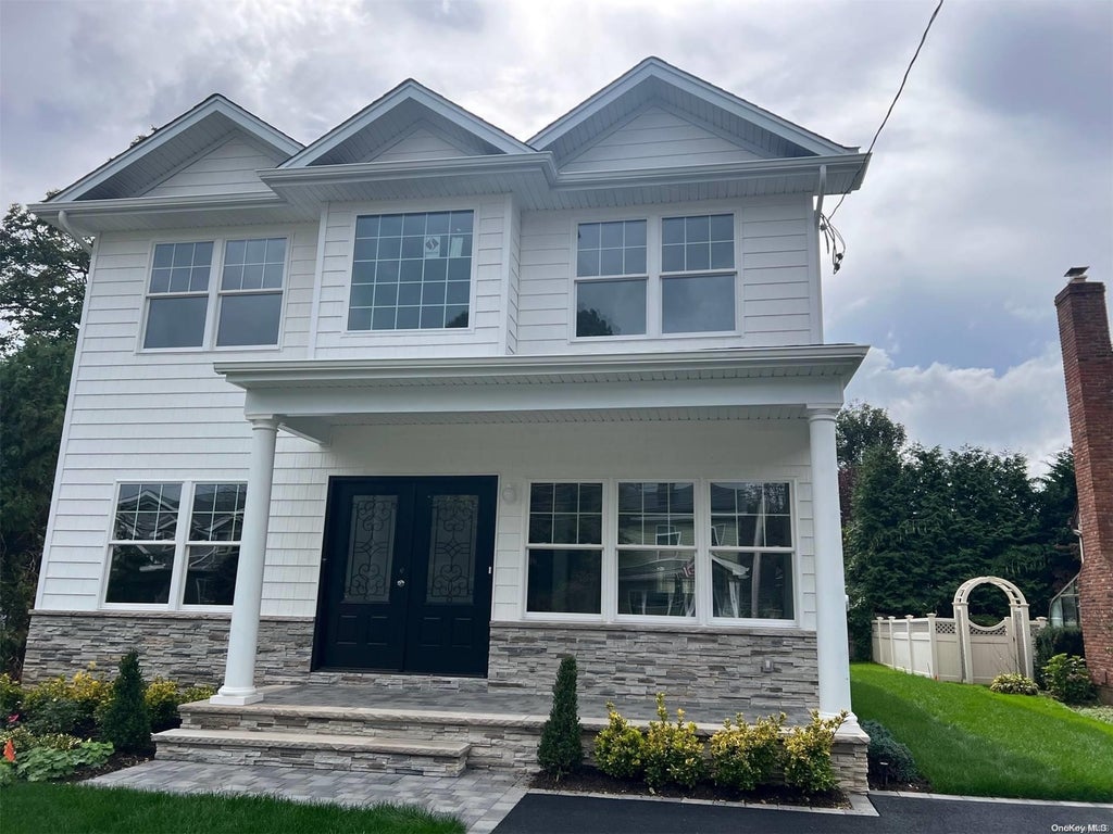 21 of 26 - 15 Dawes Avenue, Syosset, NY