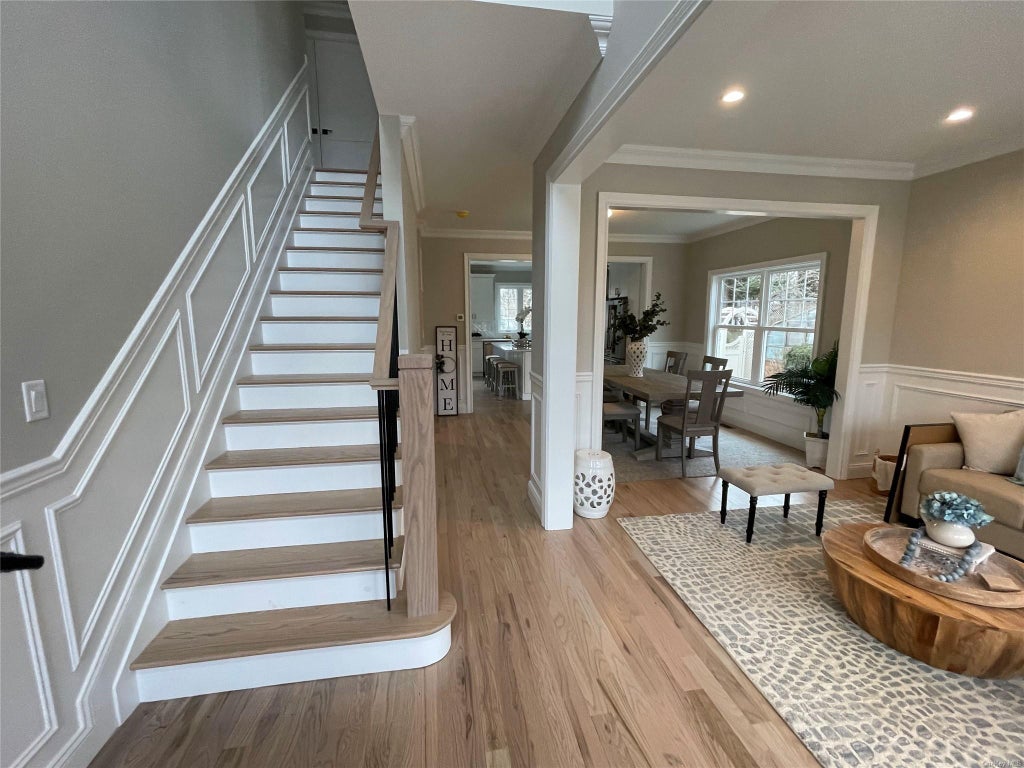 3 of 26 - 15 Dawes Avenue, Syosset, NY