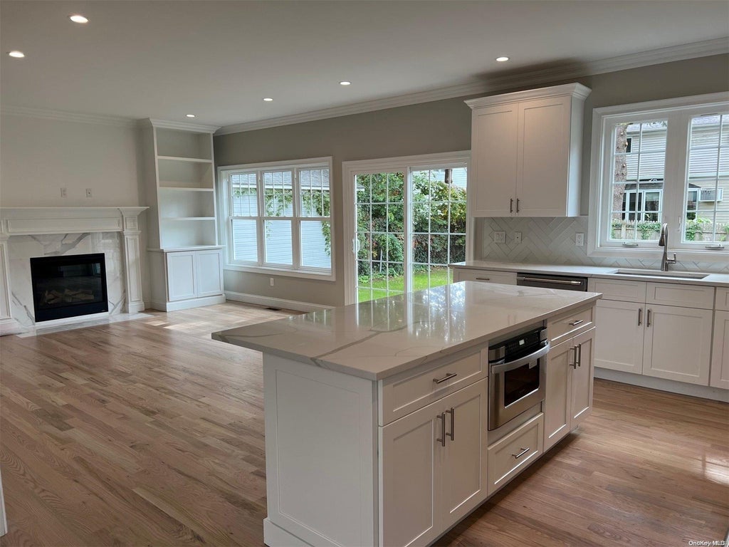 8 of 26 - 15 Dawes Avenue, Syosset, NY