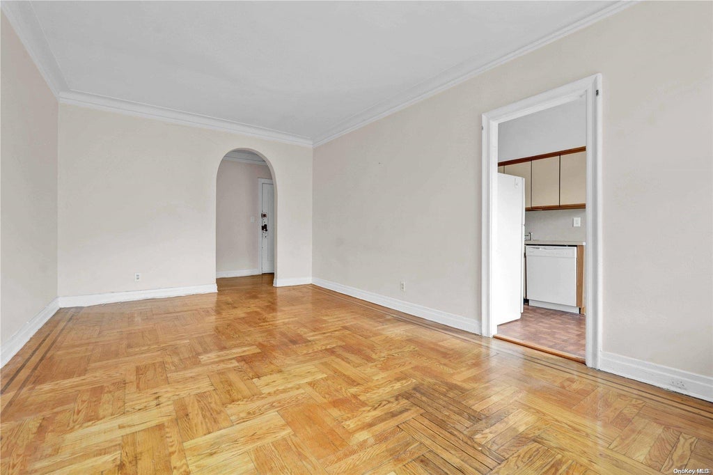 13 of 23 - 83-44 Lefferts Boulevard # 6g, Kew Gardens, NY