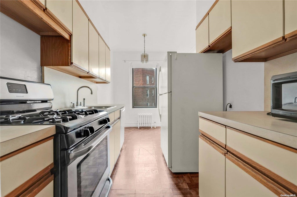 16 of 23 - 83-44 Lefferts Boulevard # 6g, Kew Gardens, NY