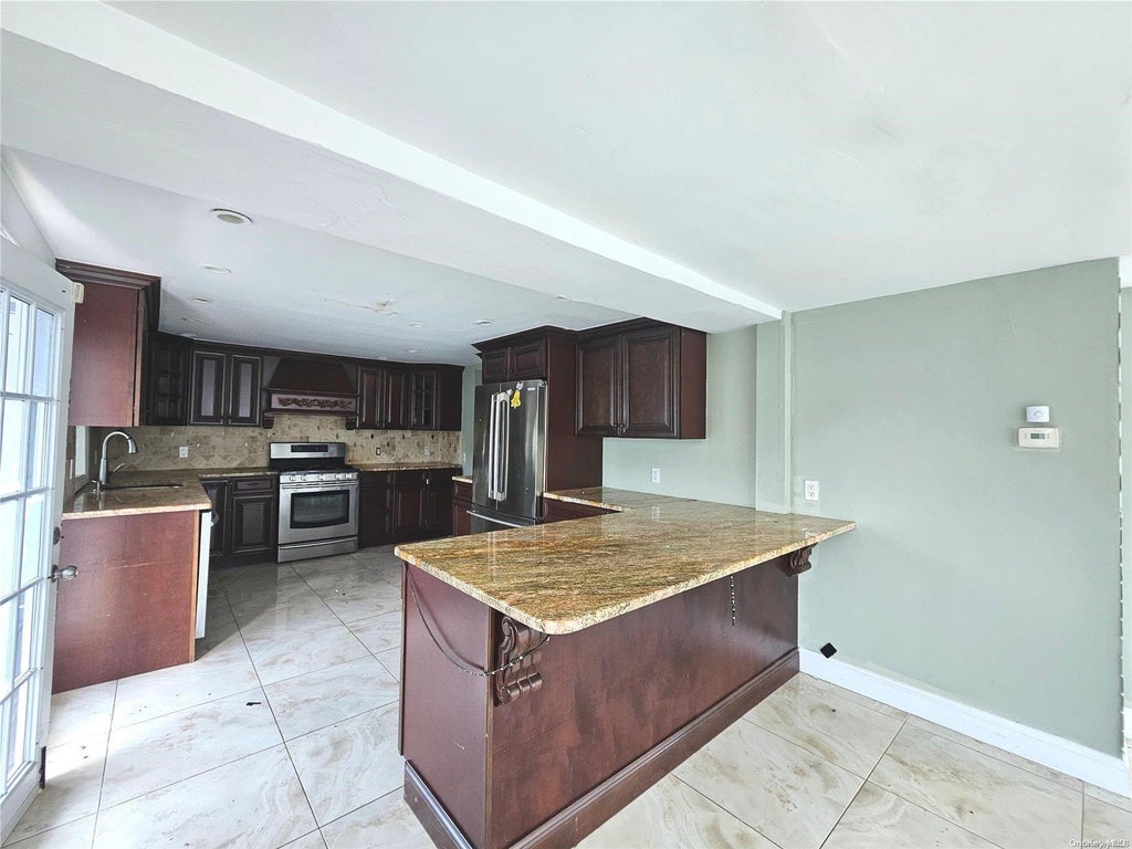 5 of 32 - 1130 Van Buren Place, Baldwin, NY
