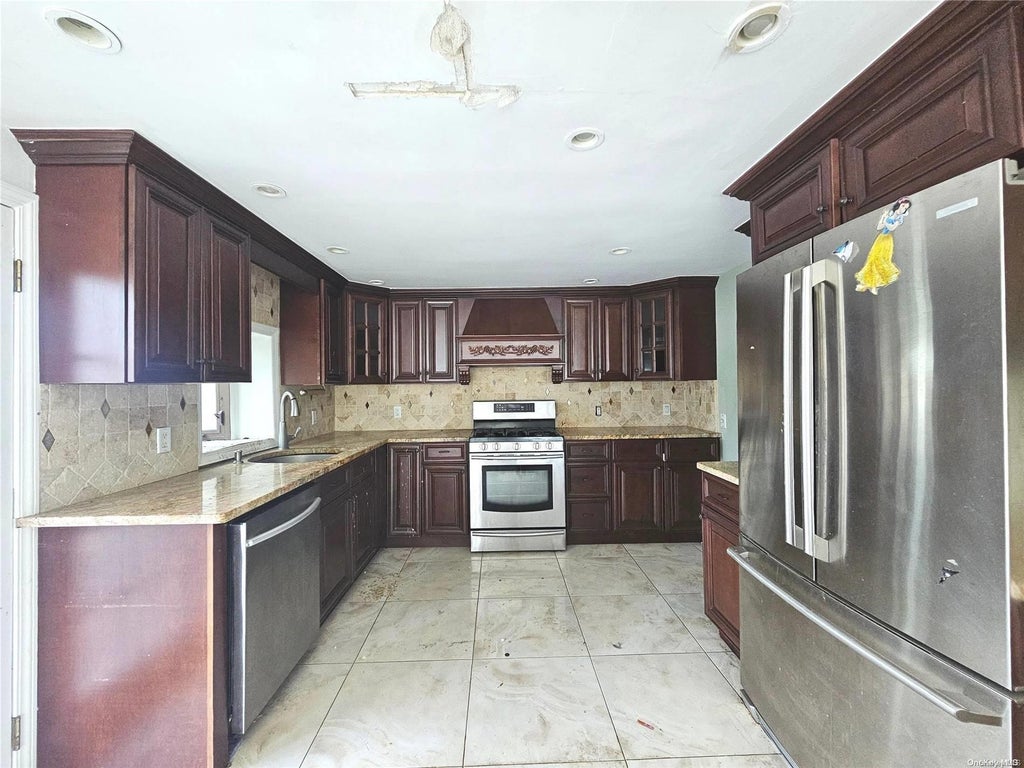 7 of 32 - 1130 Van Buren Place, Baldwin, NY