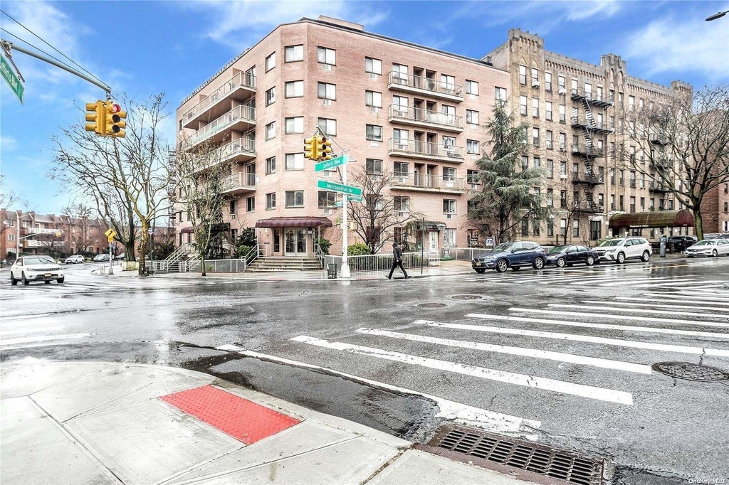 1 of 14 - 118-82 Metropolitan Avenue # 7a, Kew Gardens, NY