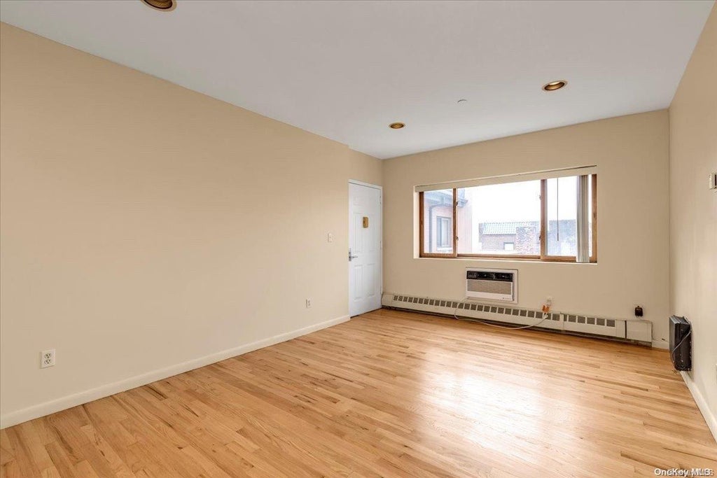 10 of 14 - 118-82 Metropolitan Avenue # 7a, Kew Gardens, NY