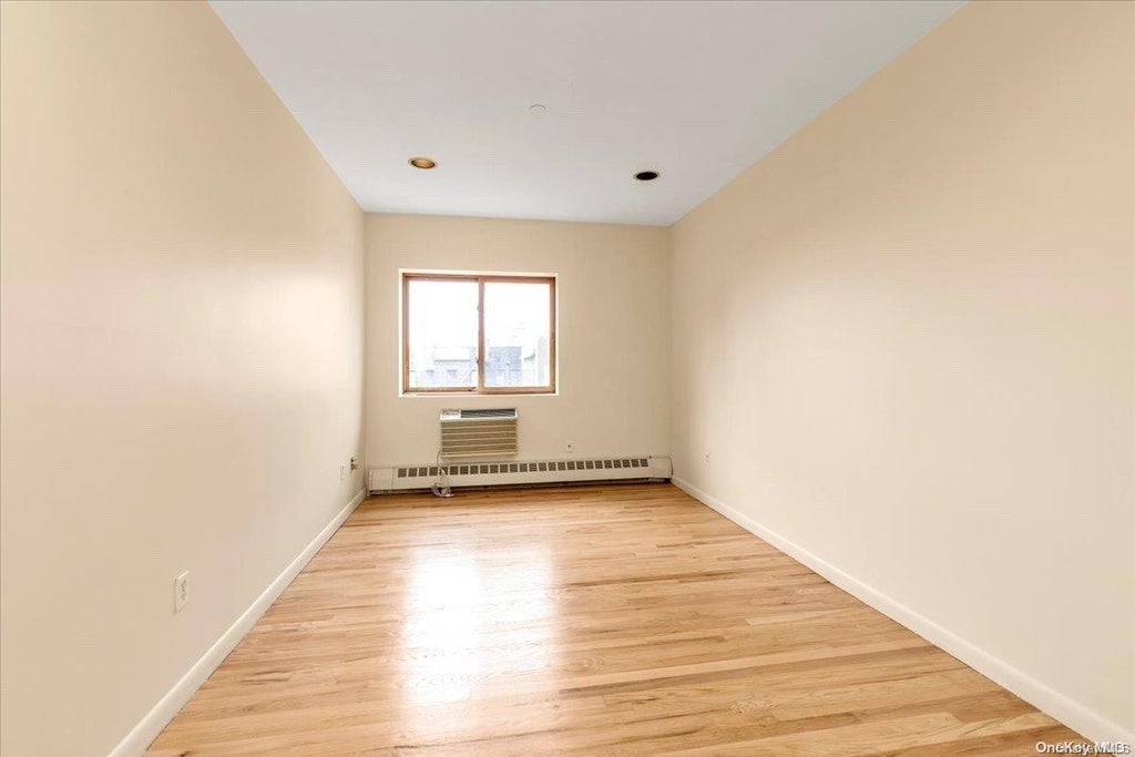 11 of 14 - 118-82 Metropolitan Avenue # 7a, Kew Gardens, NY