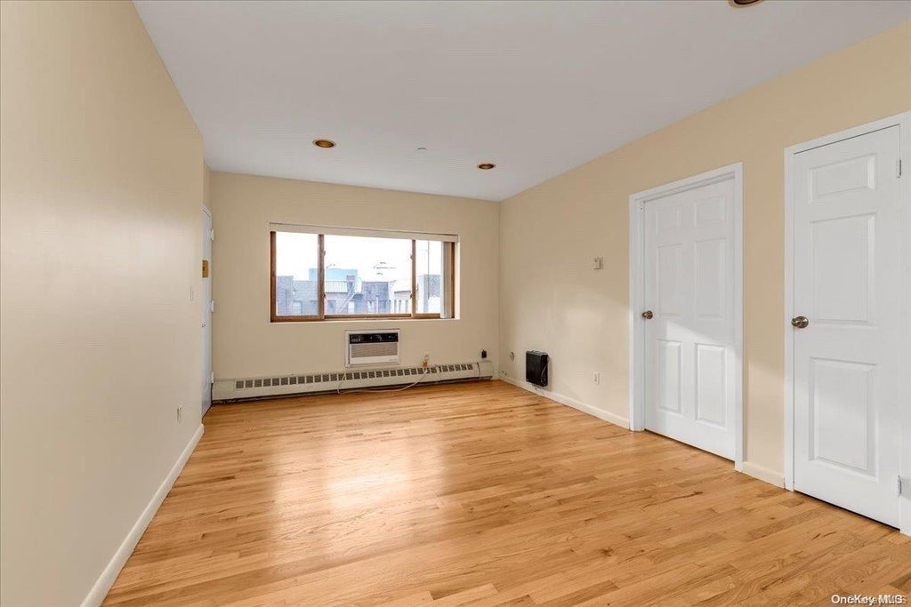 3 of 14 - 118-82 Metropolitan Avenue # 7a, Kew Gardens, NY