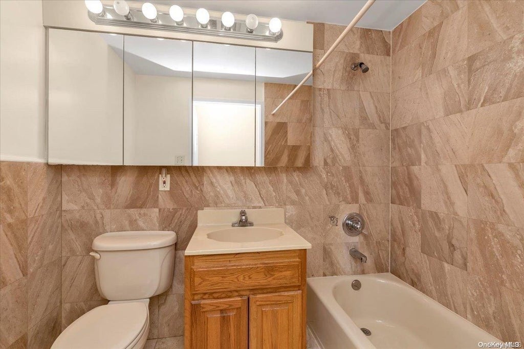 6 of 14 - 118-82 Metropolitan Avenue # 7a, Kew Gardens, NY