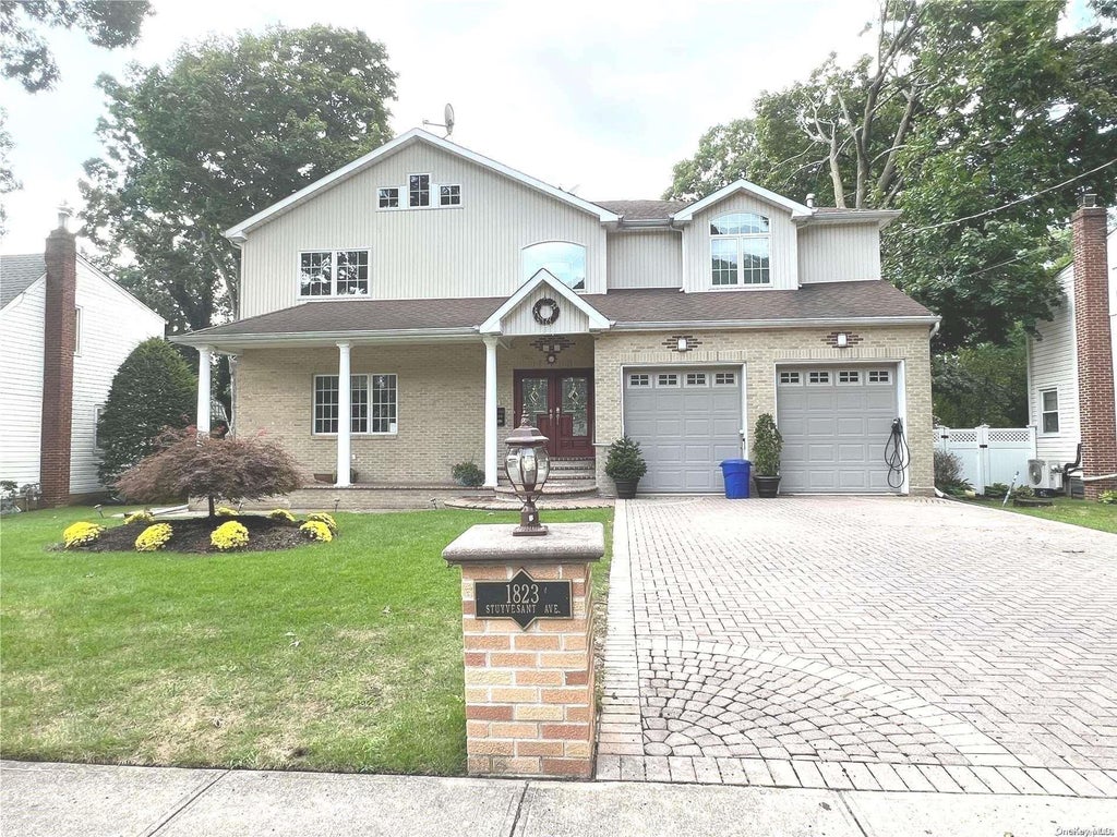1 of 33 - 1823 Stuyvesant Avenue, East Meadow, NY