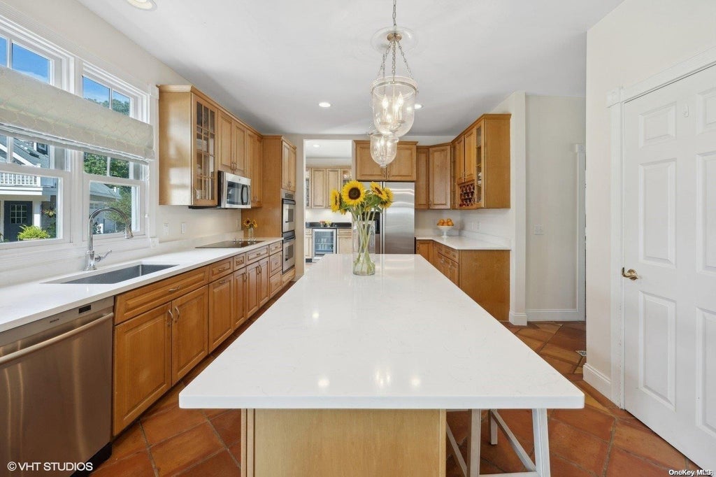 17 of 30 - 10947 Bayview Road, Southold, NY