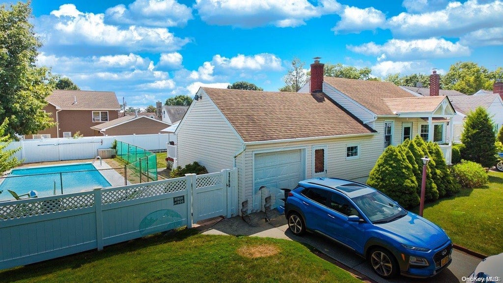 1 of 21 - 1790 Stone Avenue, East Meadow, NY