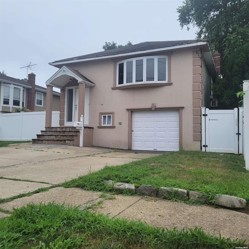 1 of 30 - 880 Washington St., Baldwin, NY