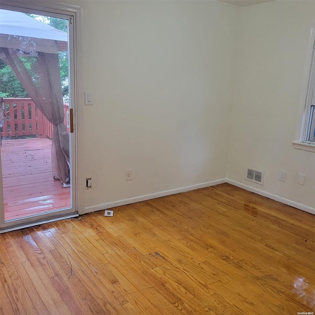 10 of 30 - 880 Washington St., Baldwin, NY