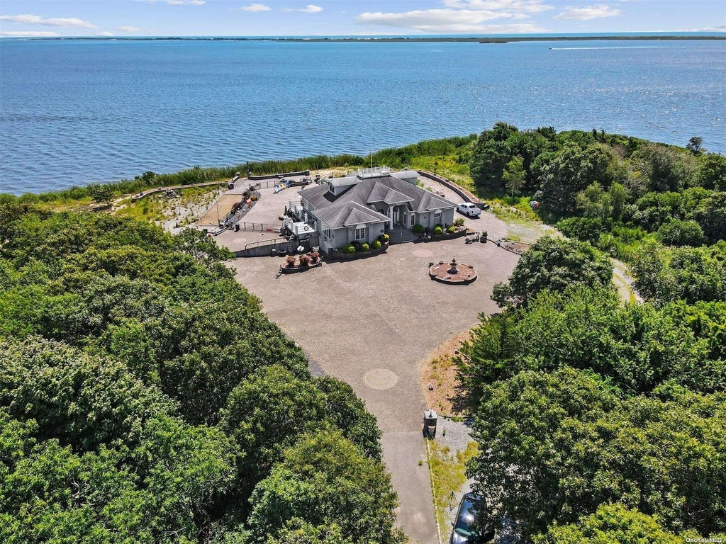 27 of 32 - 48 Old Neck Road, Center Moriches, NY