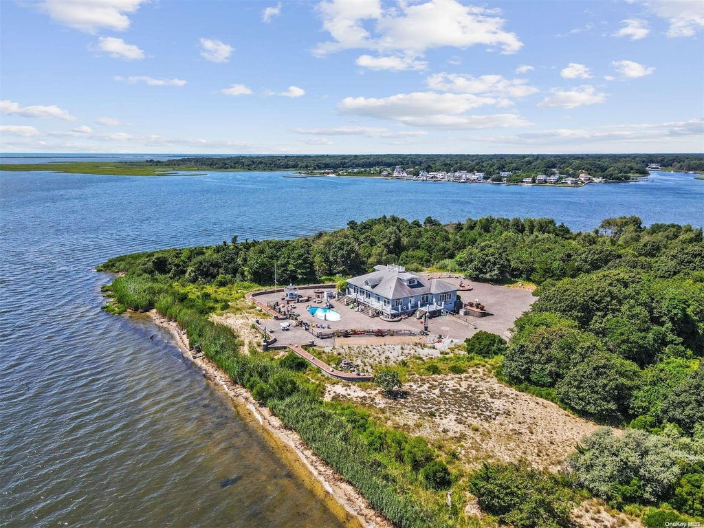 28 of 32 - 48 Old Neck Road, Center Moriches, NY
