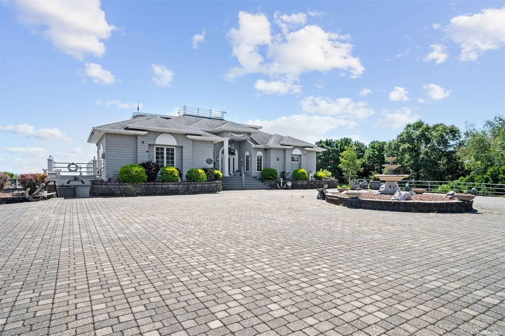 3 of 32 - 48 Old Neck Road, Center Moriches, NY