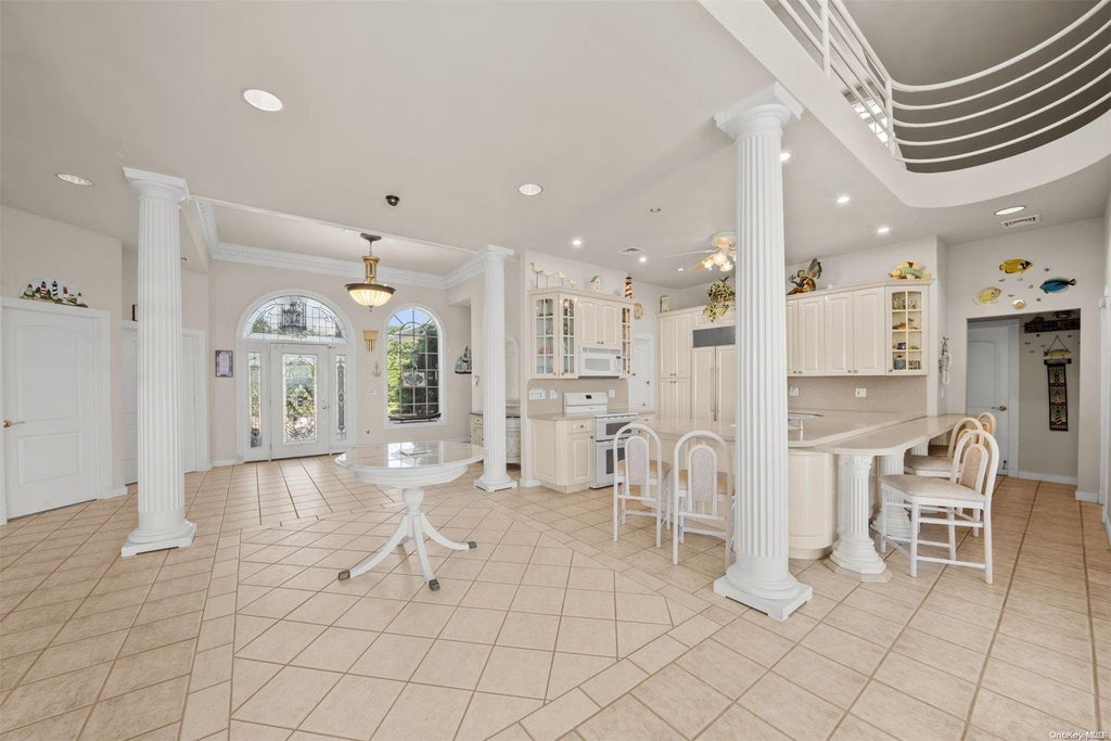 6 of 32 - 48 Old Neck Road, Center Moriches, NY