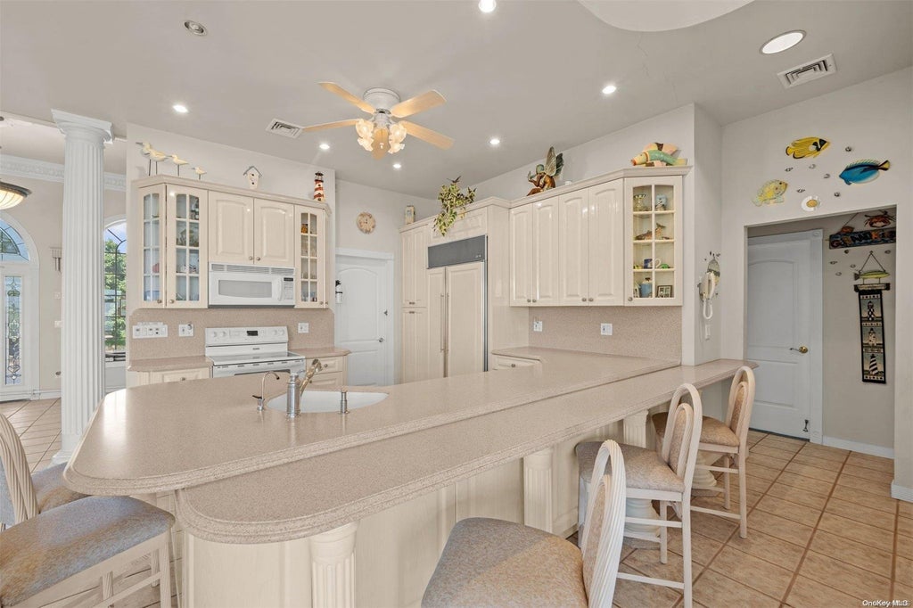 8 of 32 - 48 Old Neck Road, Center Moriches, NY