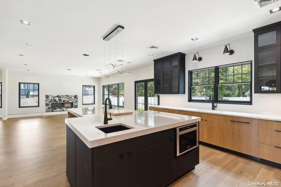 10 of 29 - 286 Salem Court, Syosset, NY