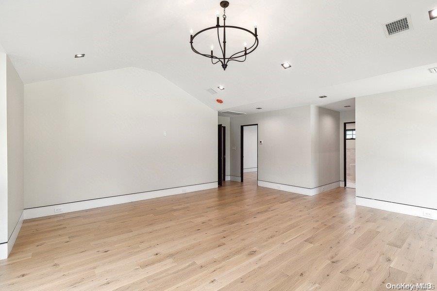 24 of 29 - 286 Salem Court, Syosset, NY