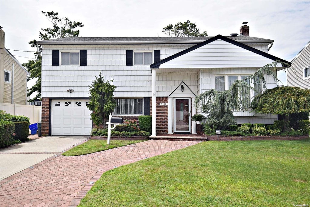 1 of 27 - 3458 Carey Lane, Baldwin, NY